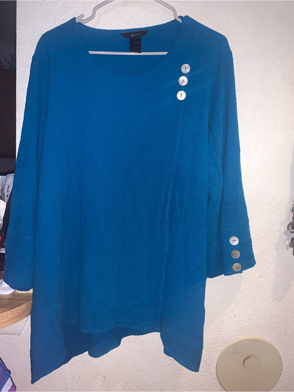 Ali Miles Teal Blue Button-Accent Tunic